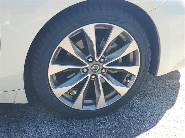 2022 Nissan Maxima Platinum