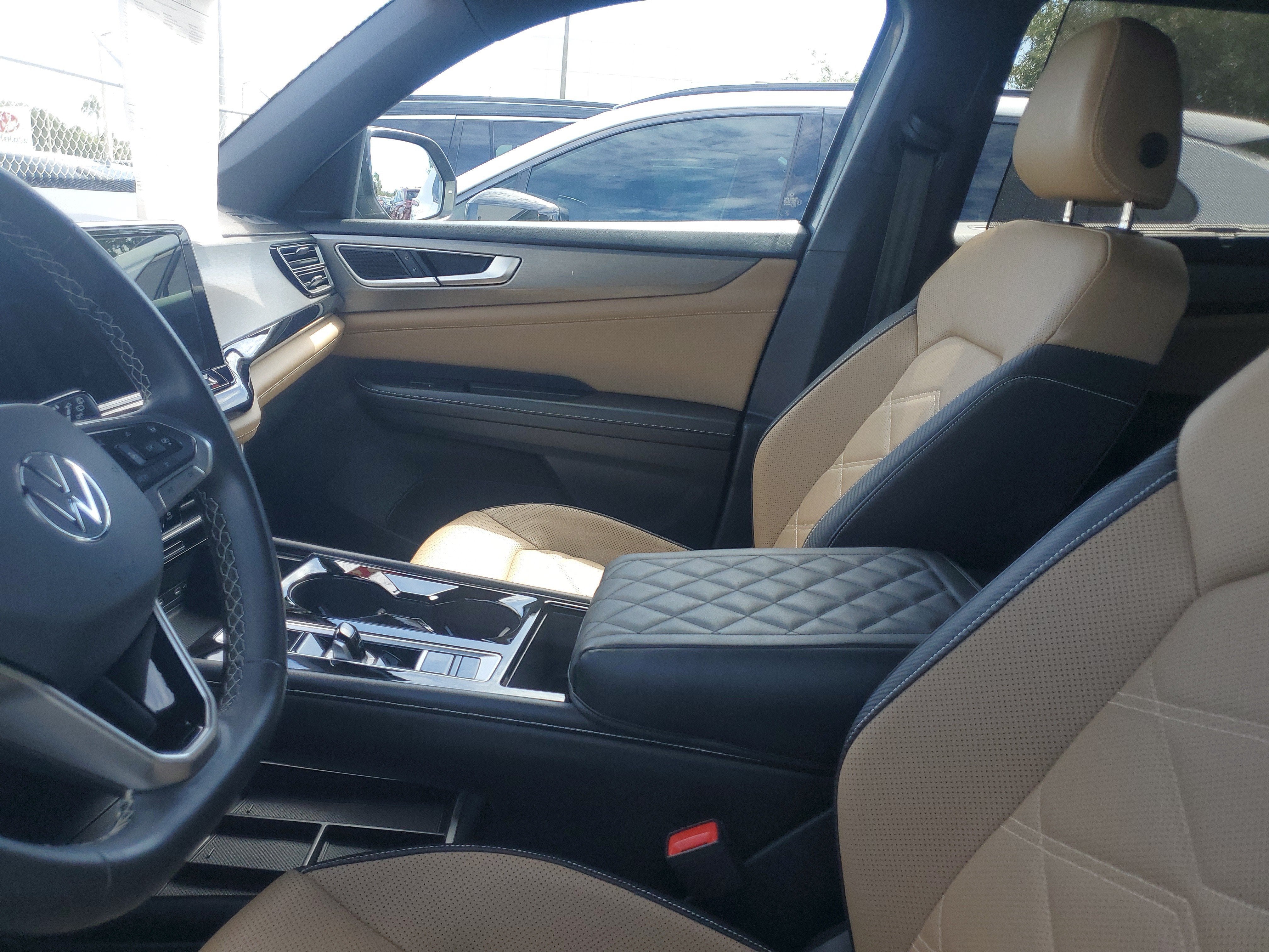 2024 Volkswagen Atlas Cross Sport 2.0T SE w/Technology