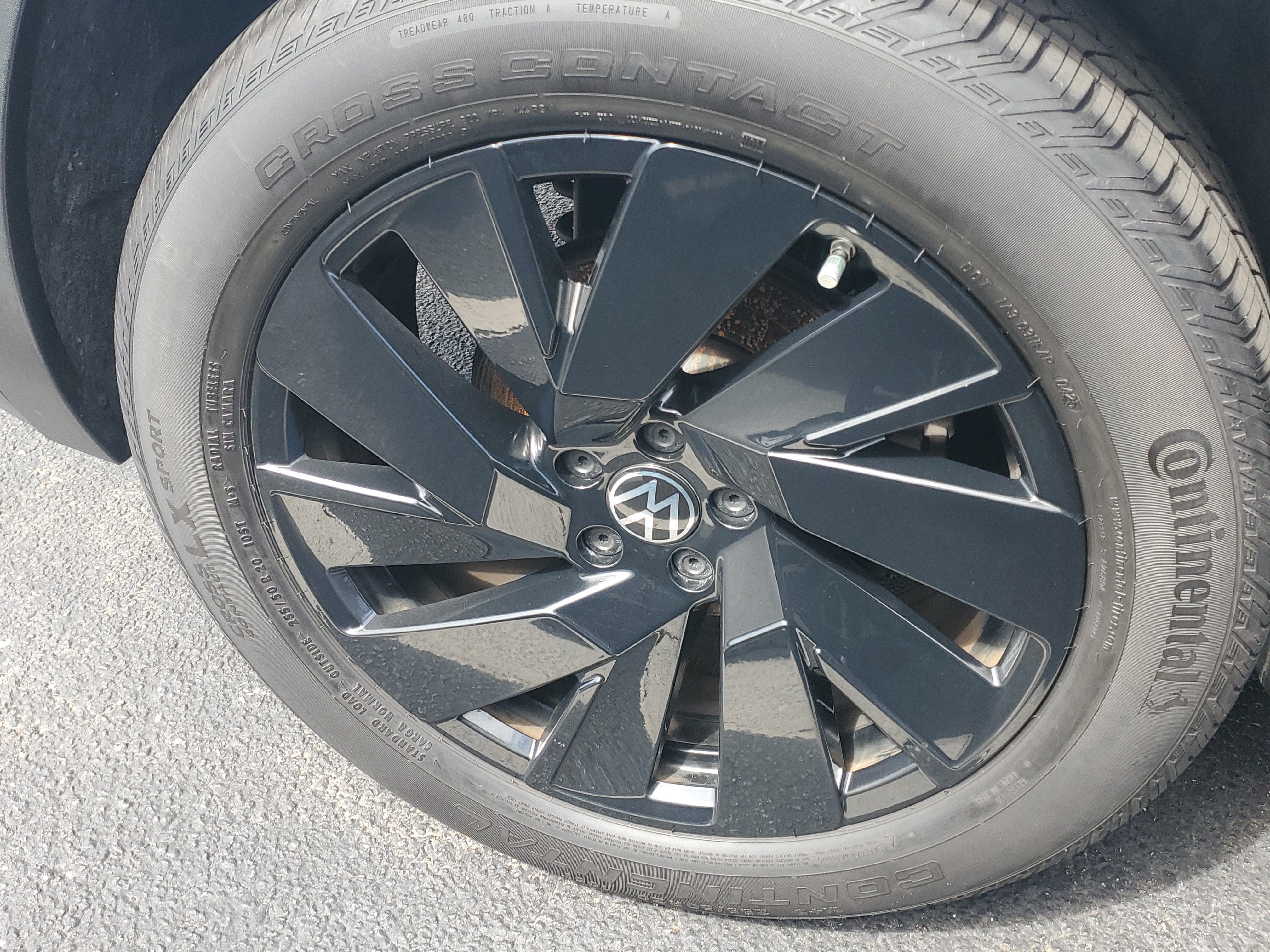 2024 Volkswagen Atlas Cross Sport 2.0T SE w/Technology