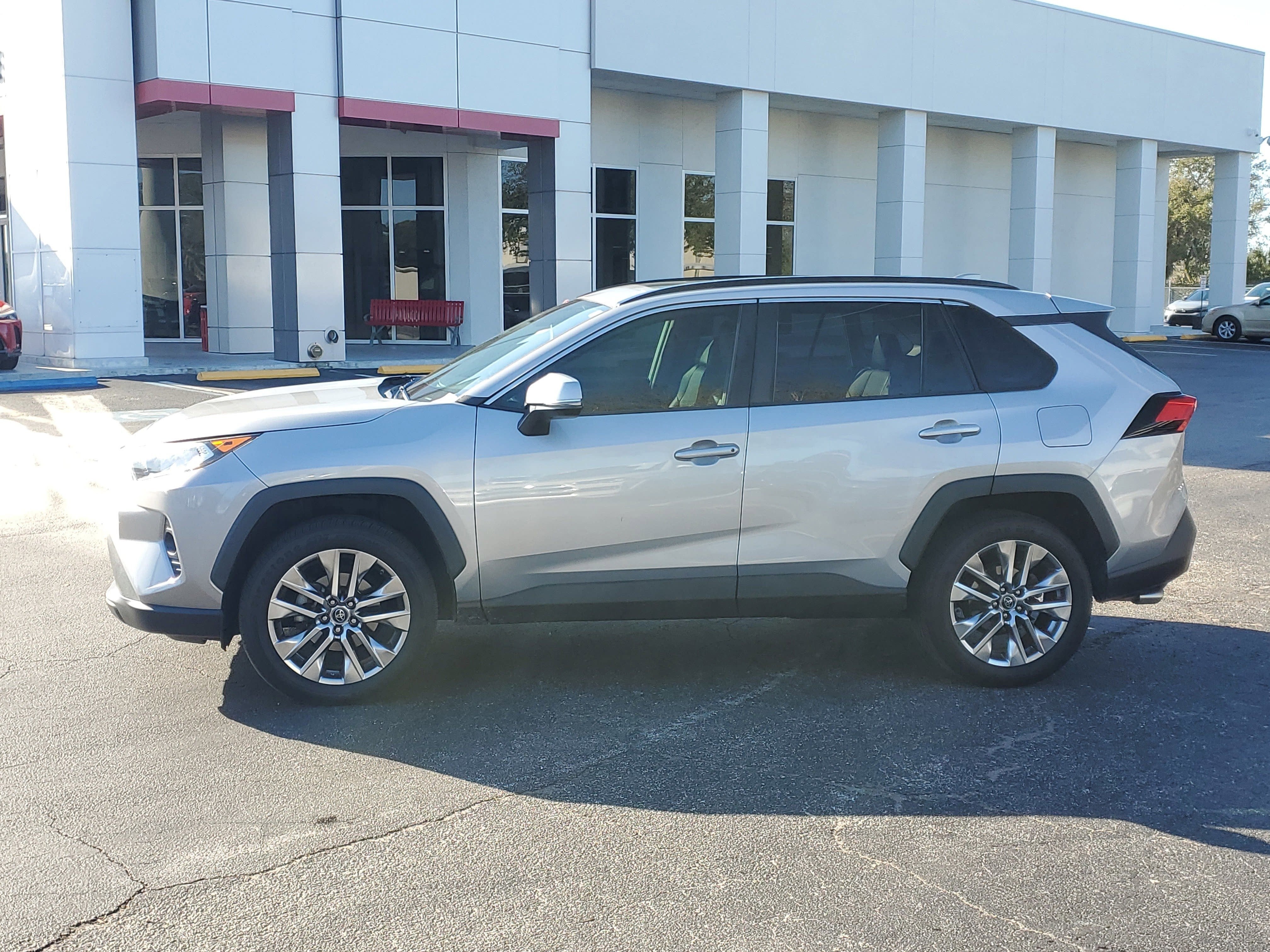 2019 Toyota RAV4 XLE Premium