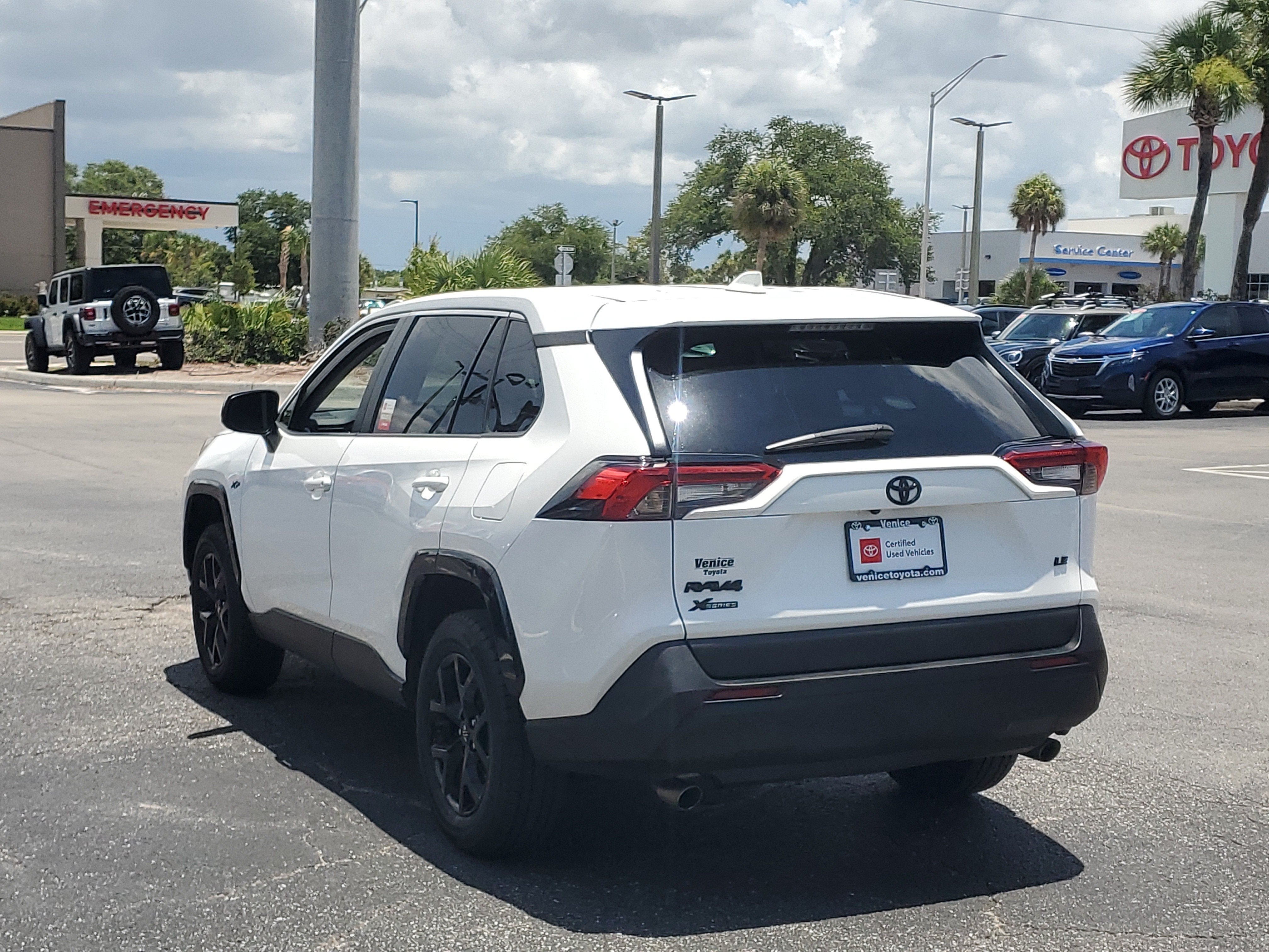 2023 Toyota RAV4 LE