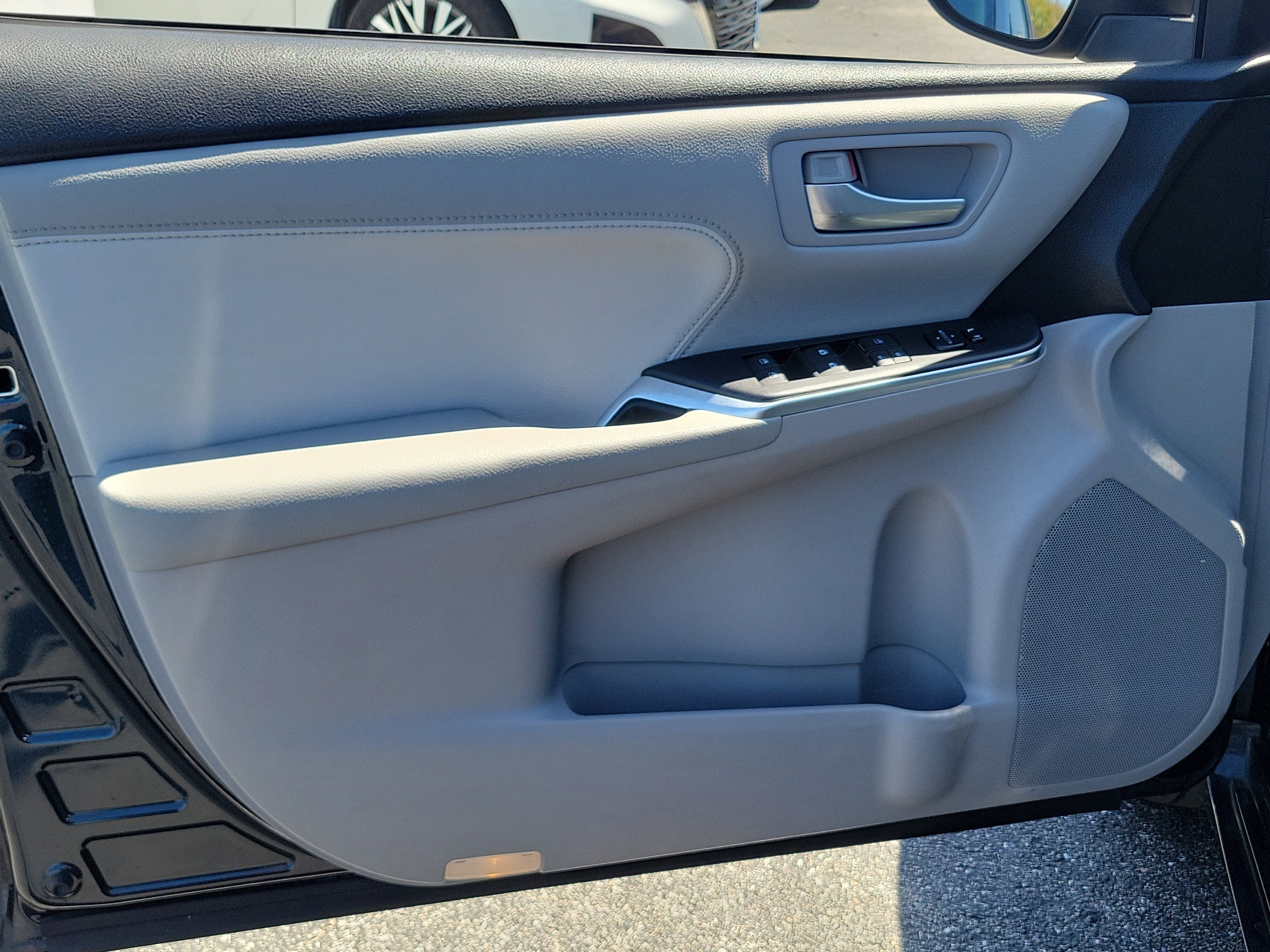 2017 Toyota Camry Hybrid LE