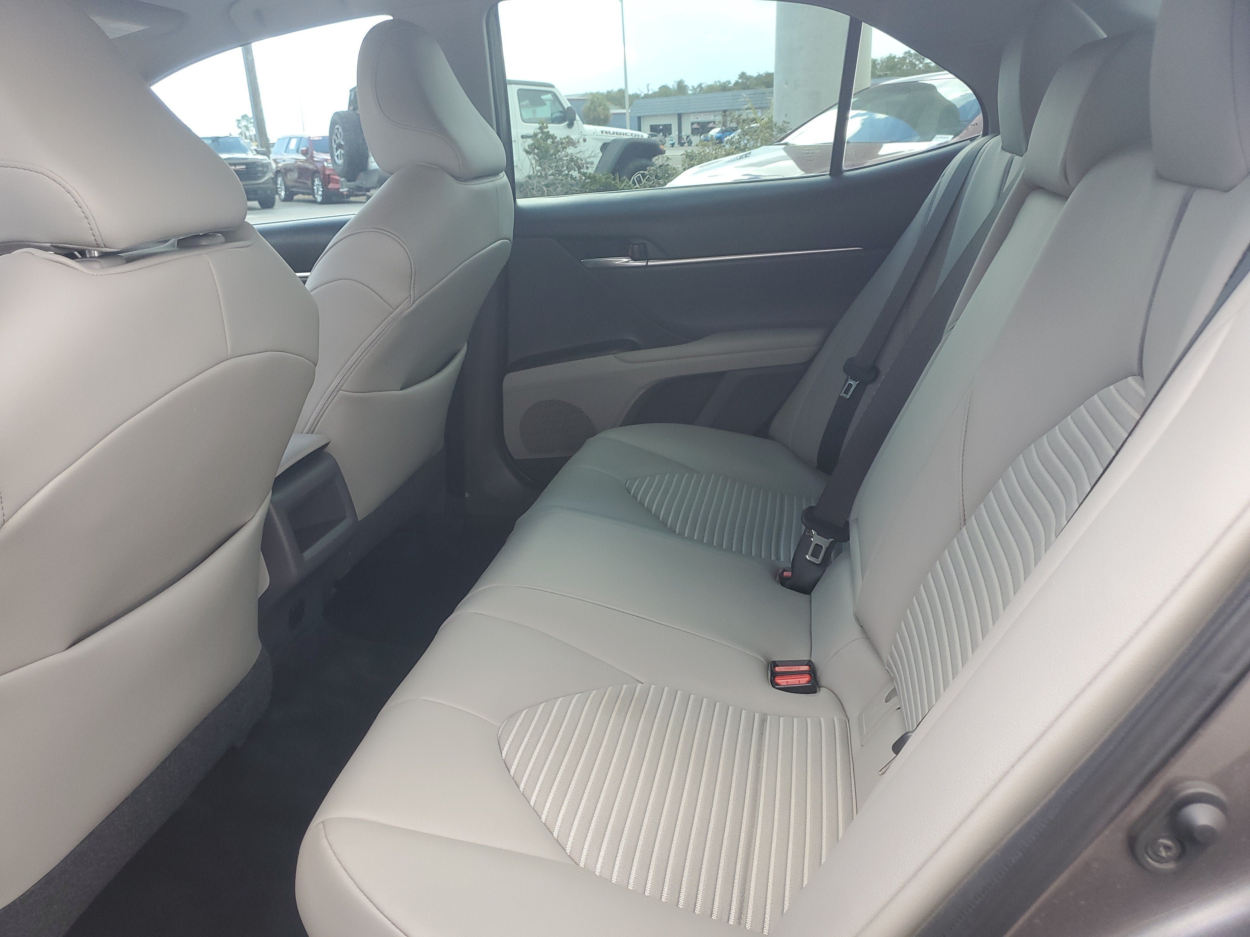 2021 Toyota Camry Hybrid SE