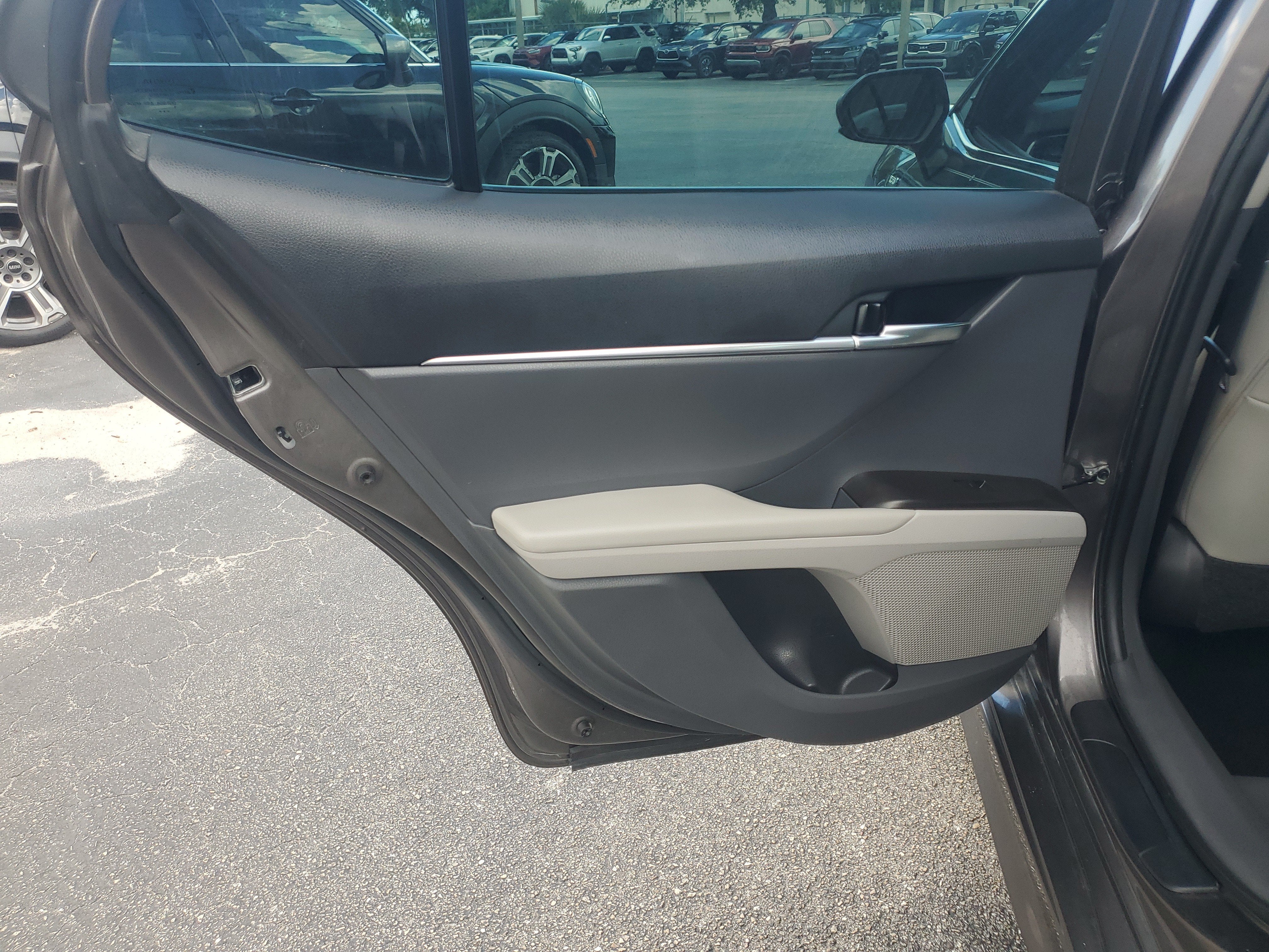 2021 Toyota Camry Hybrid SE