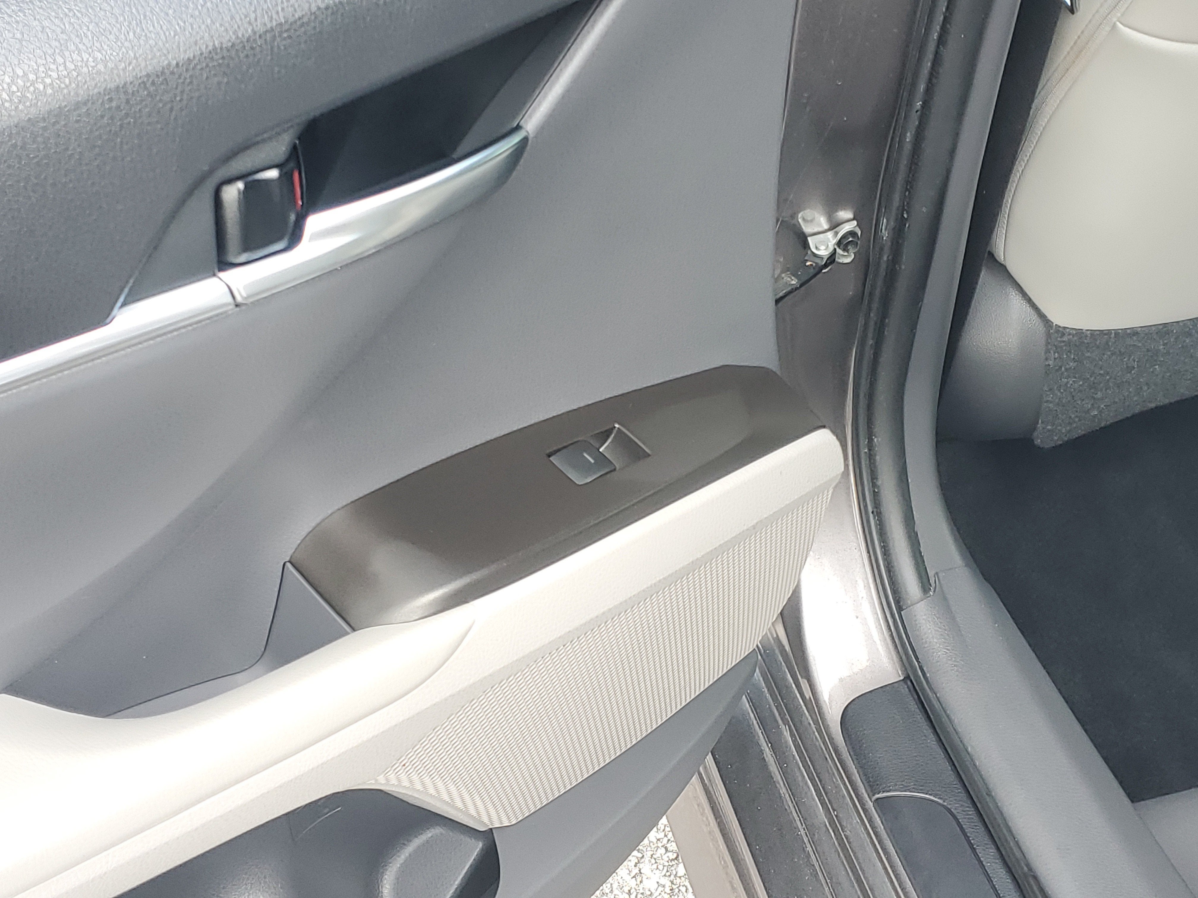 2021 Toyota Camry Hybrid SE