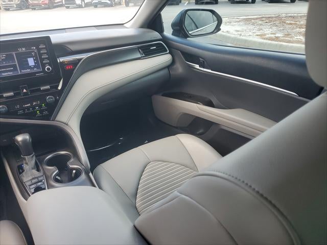 2021 Toyota Camry Hybrid SE