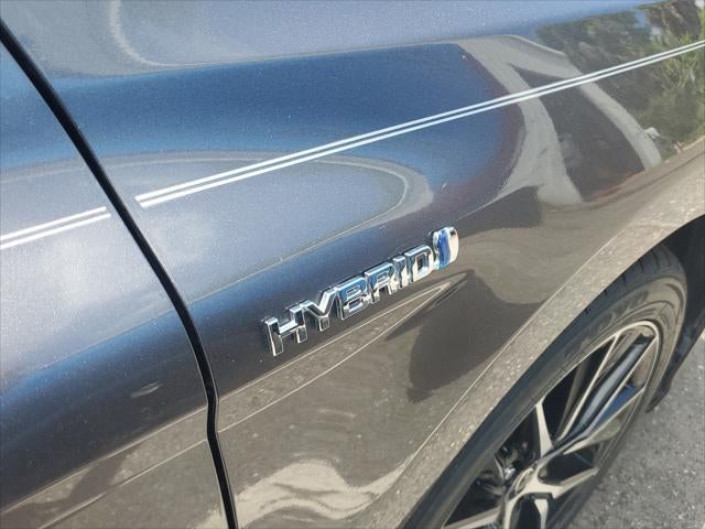 2021 Toyota Camry Hybrid SE
