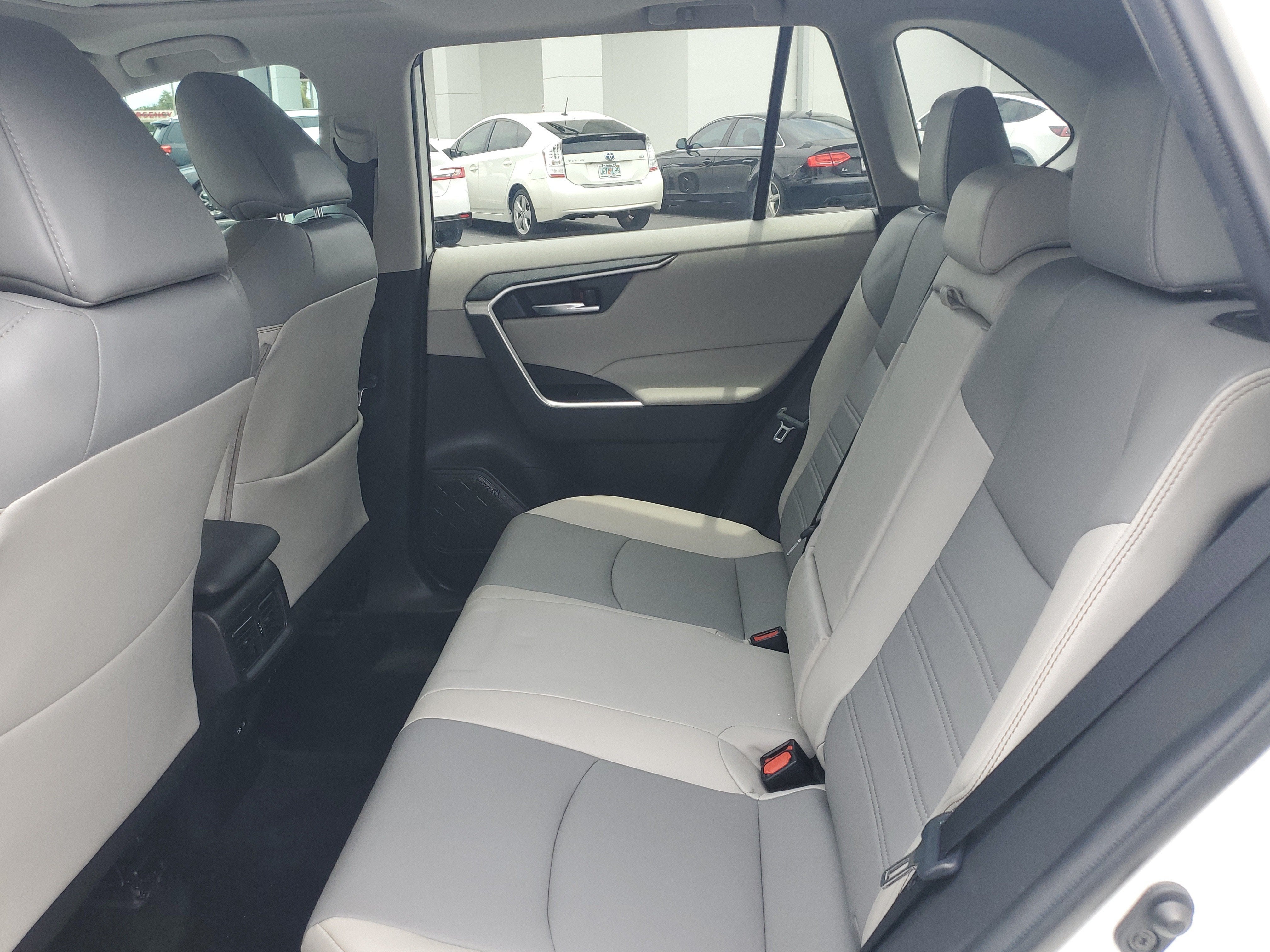 2022 Toyota RAV4 Hybrid XLE Premium