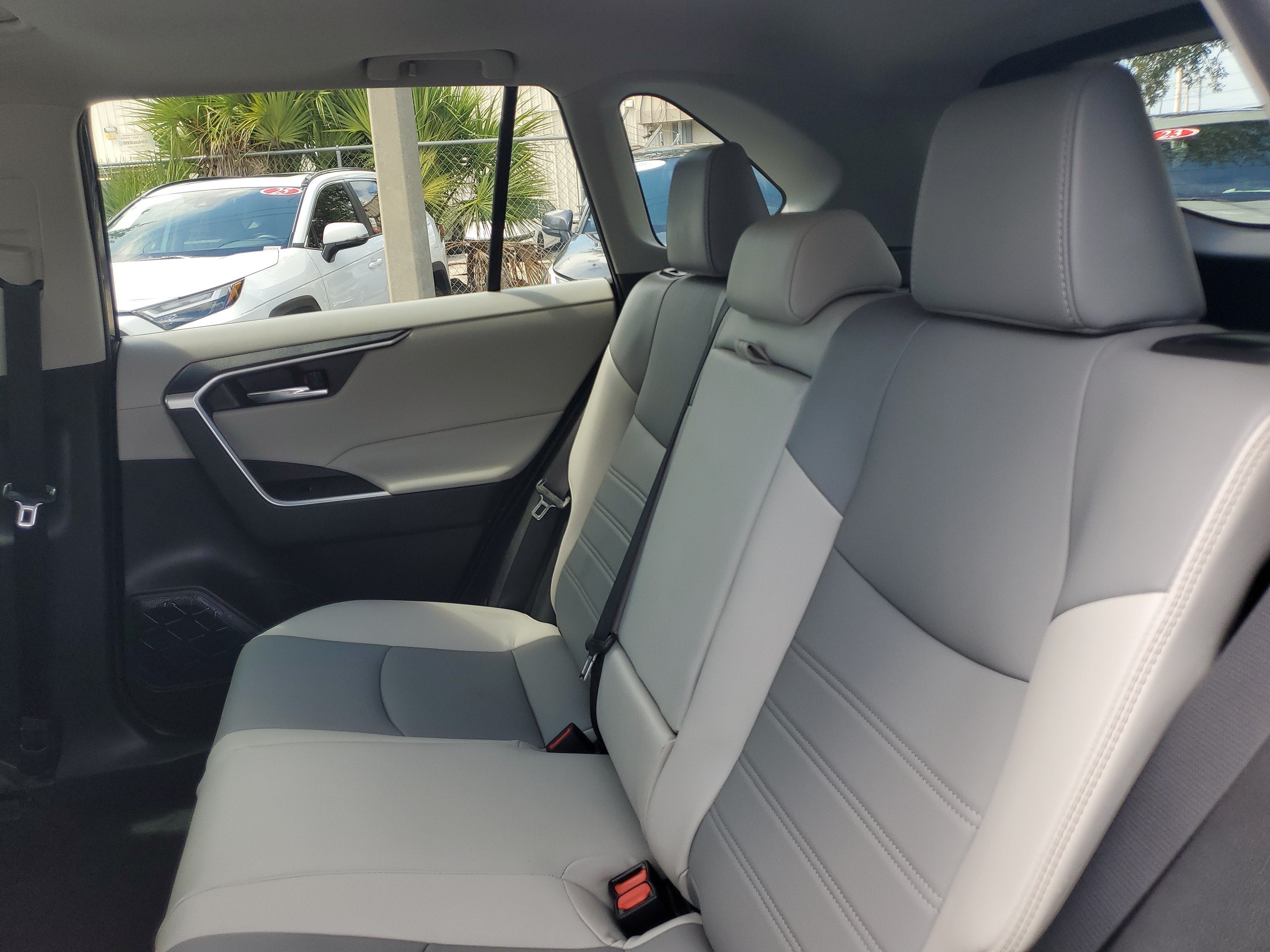 2022 Toyota RAV4 Hybrid XLE Premium