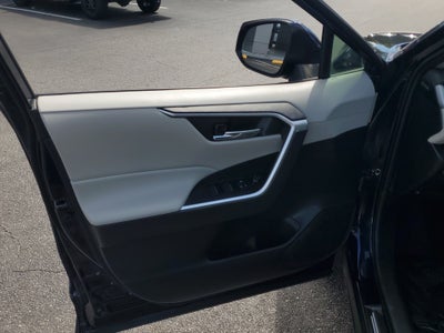 2022 Toyota RAV4 Hybrid XLE Premium