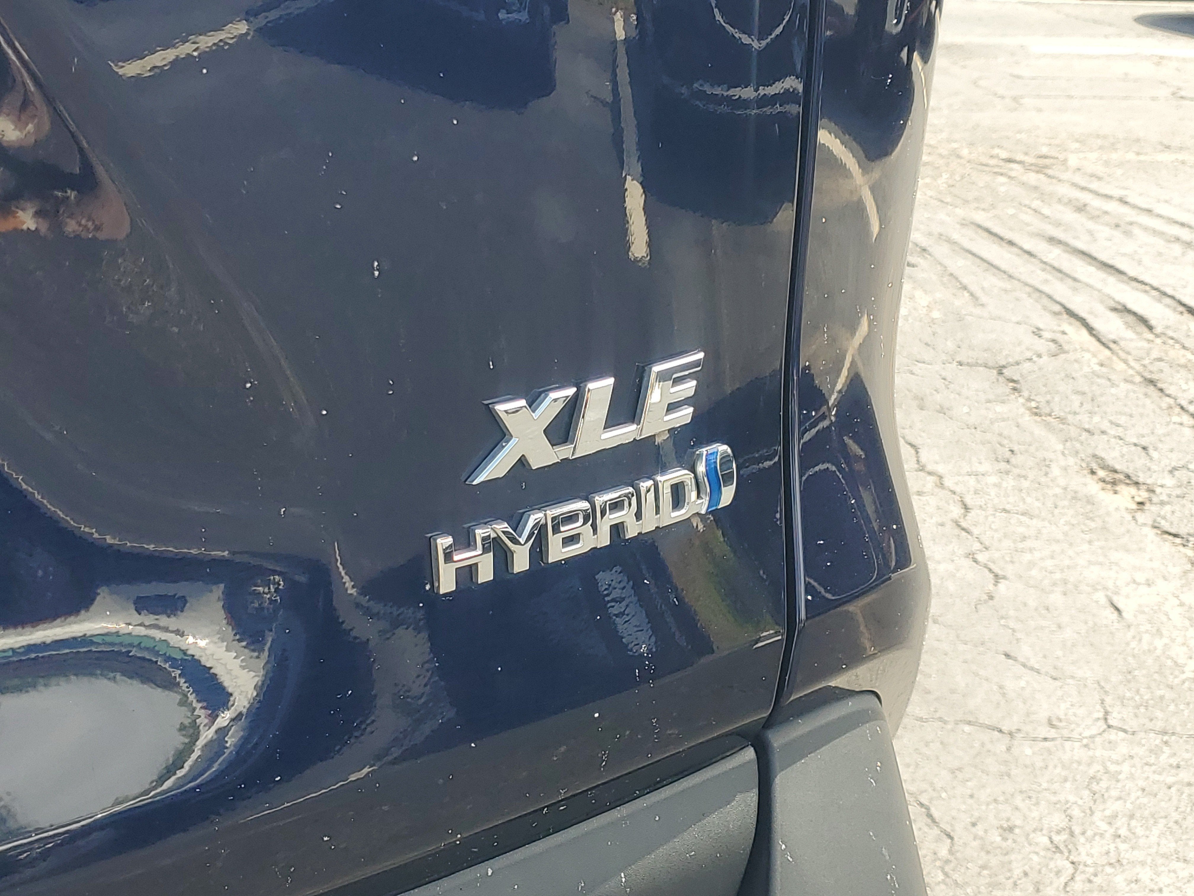 2021 Toyota RAV4 Hybrid XLE