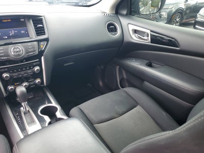 2018 Nissan Pathfinder SV