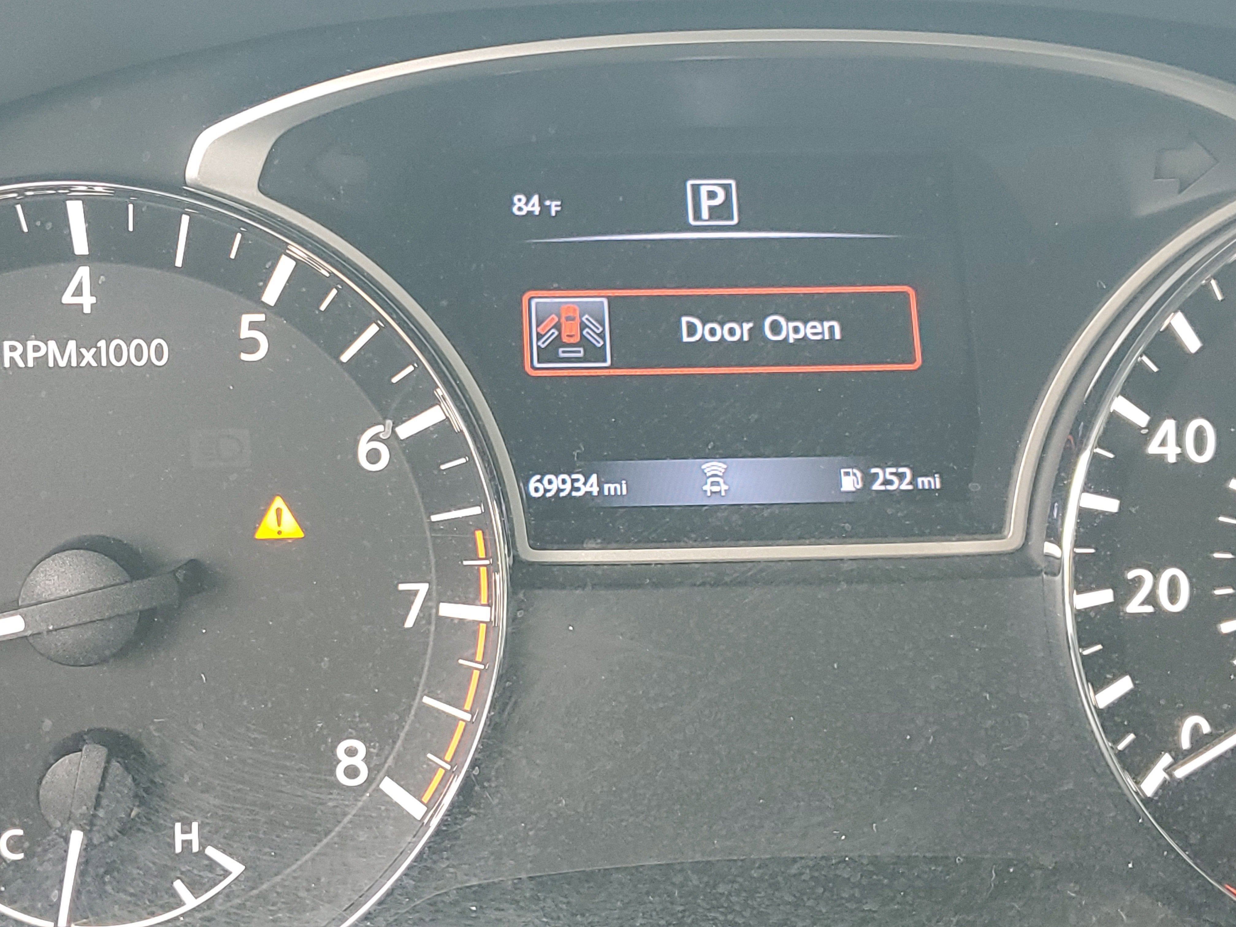 2018 Nissan Pathfinder SV