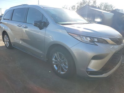 2023 Toyota Sienna XSE