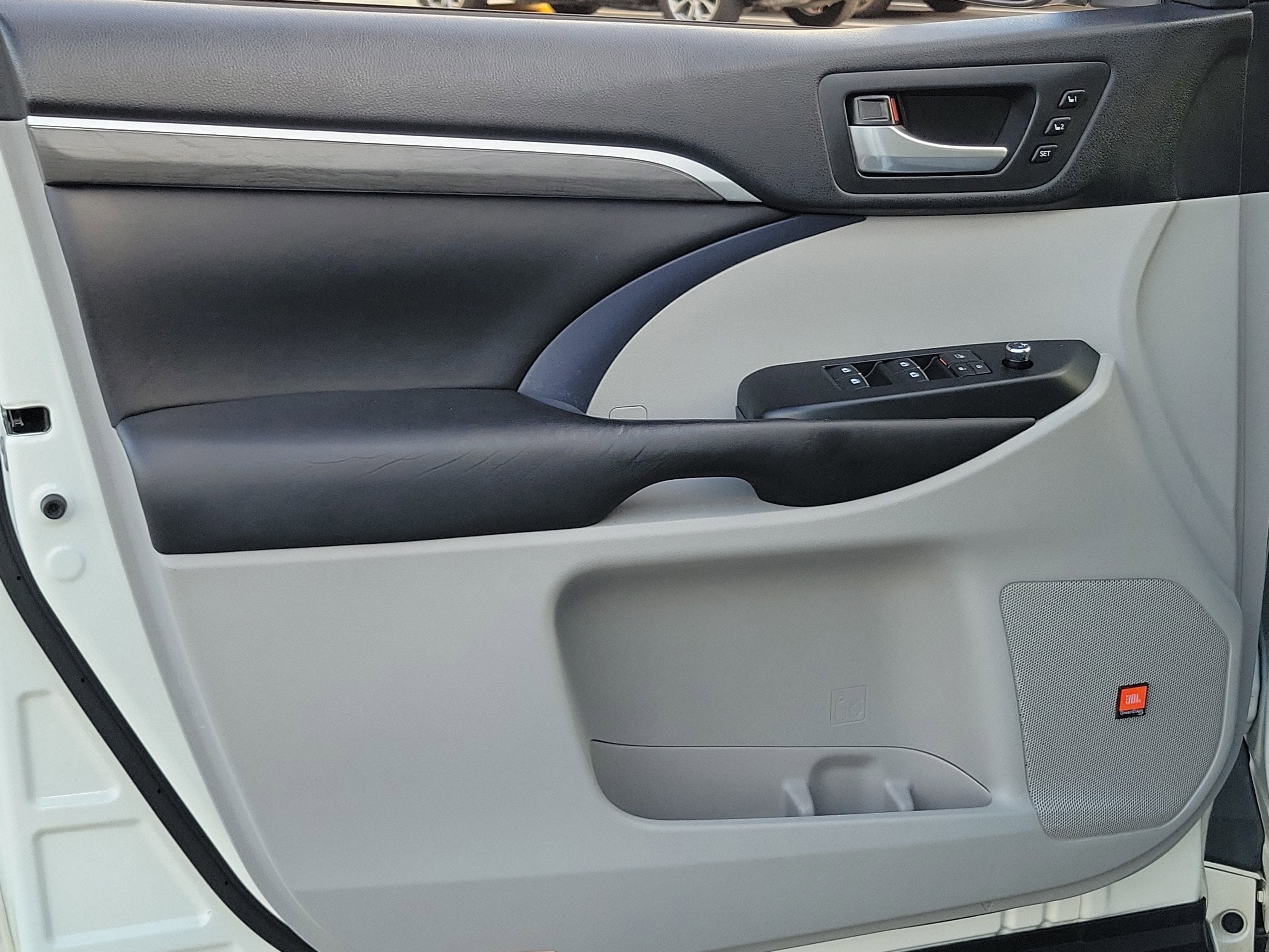 2018 Toyota Highlander Limited Platinum