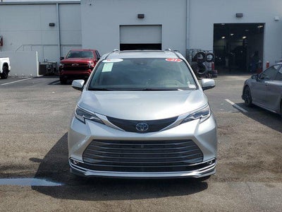 2021 Toyota Sienna Platinum