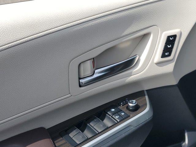 2021 Toyota Sienna Platinum