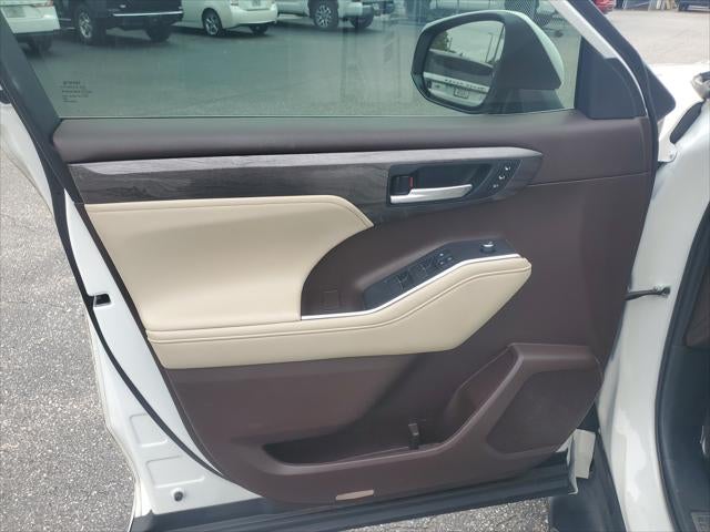 2021 Toyota Highlander Platinum