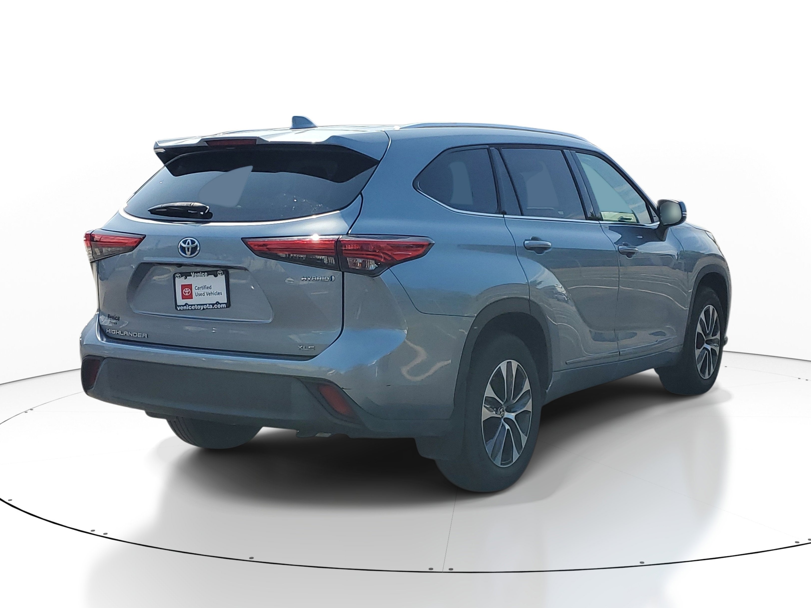 2021 Toyota Highlander Hybrid XLE