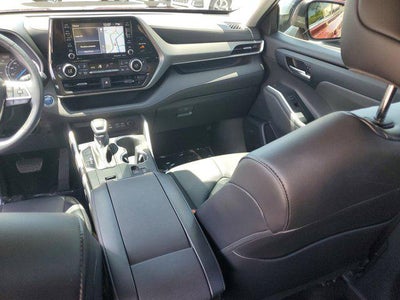2022 Toyota Highlander Hybrid XLE