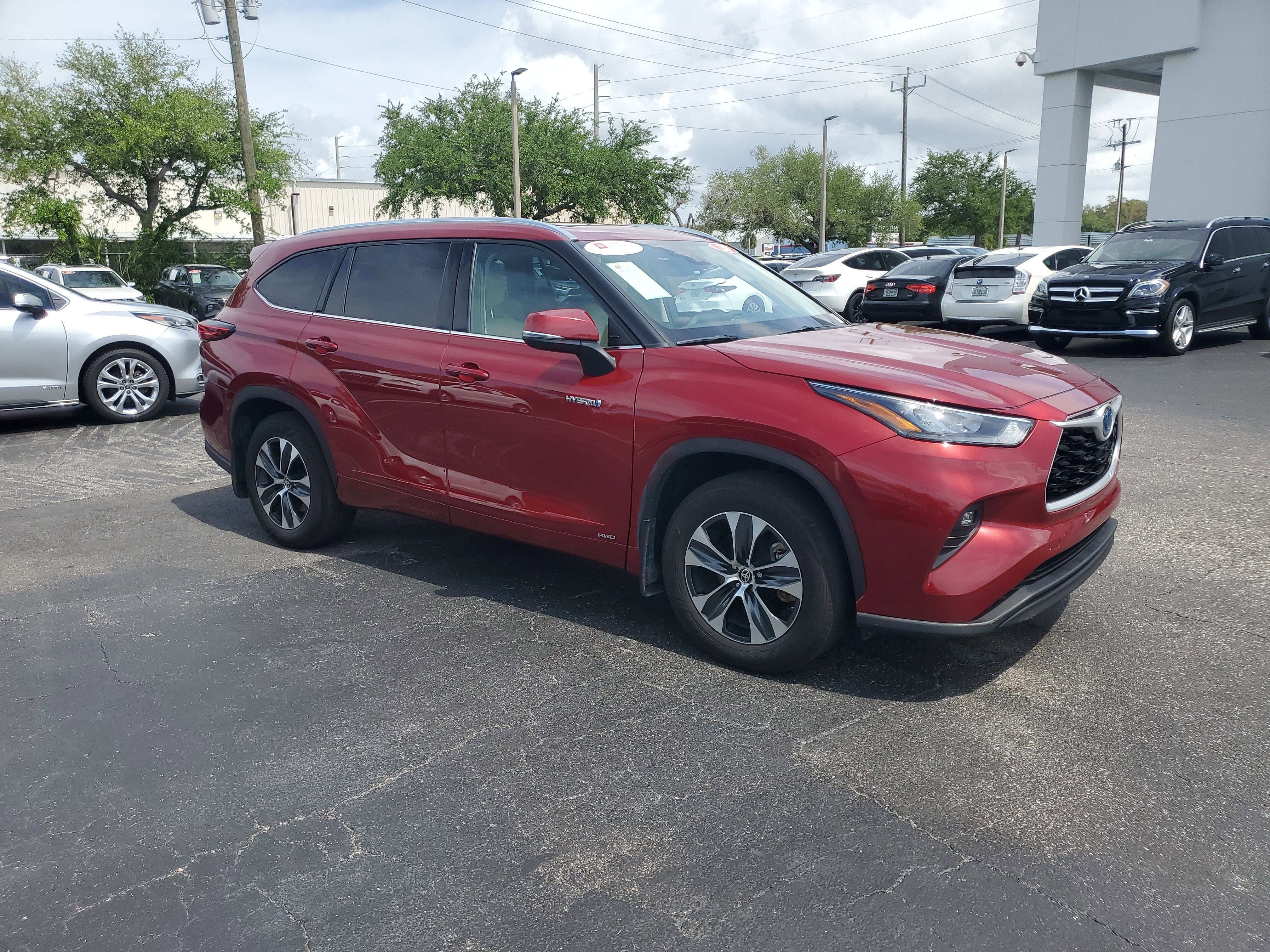 2020 Toyota Highlander Hybrid XLE