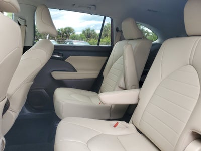 2020 Toyota Highlander Hybrid XLE