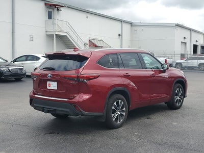 2020 Toyota Highlander Hybrid XLE