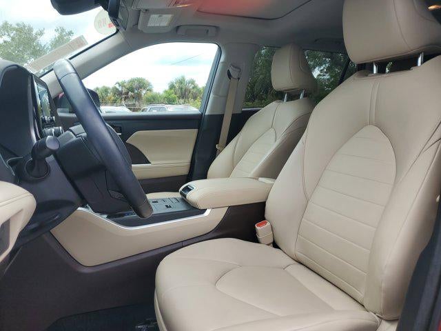 2020 Toyota Highlander Hybrid XLE