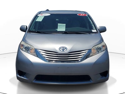 2017 Toyota Sienna LE
