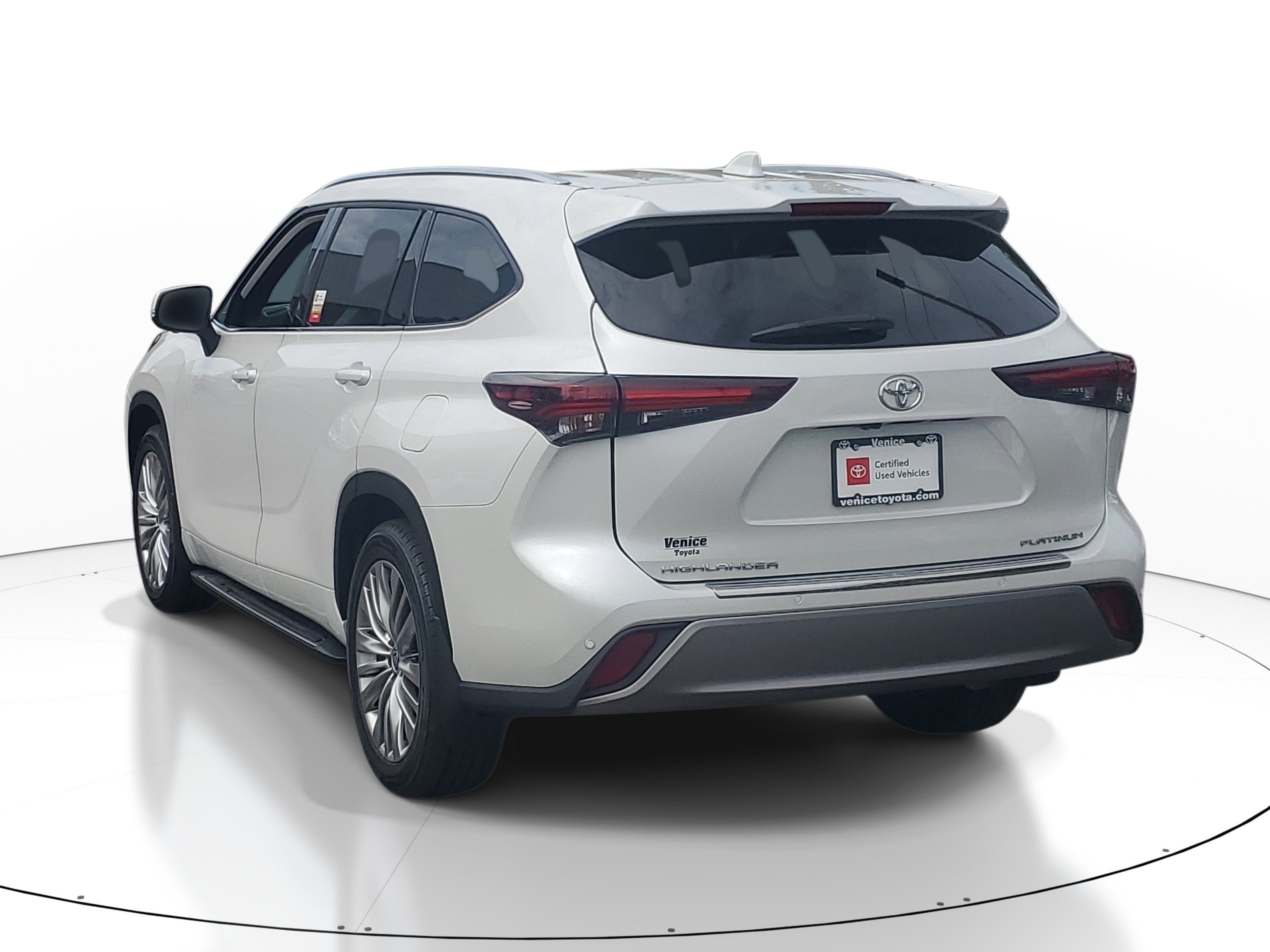 2024 Toyota Highlander Platinum