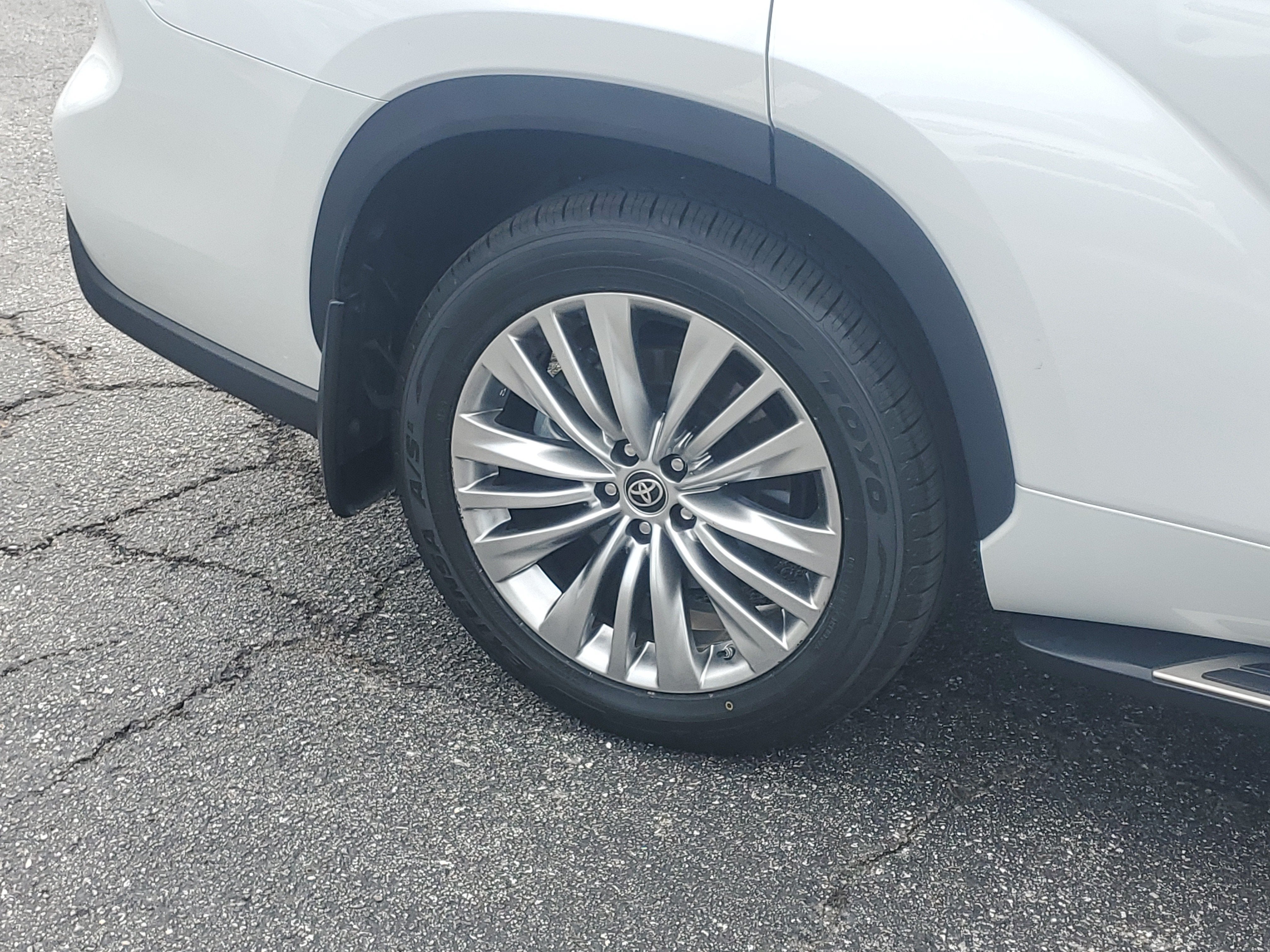 2024 Toyota Highlander Platinum