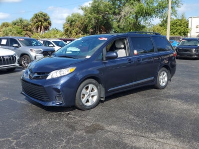 2020 Toyota Sienna LE Auto Access Seat