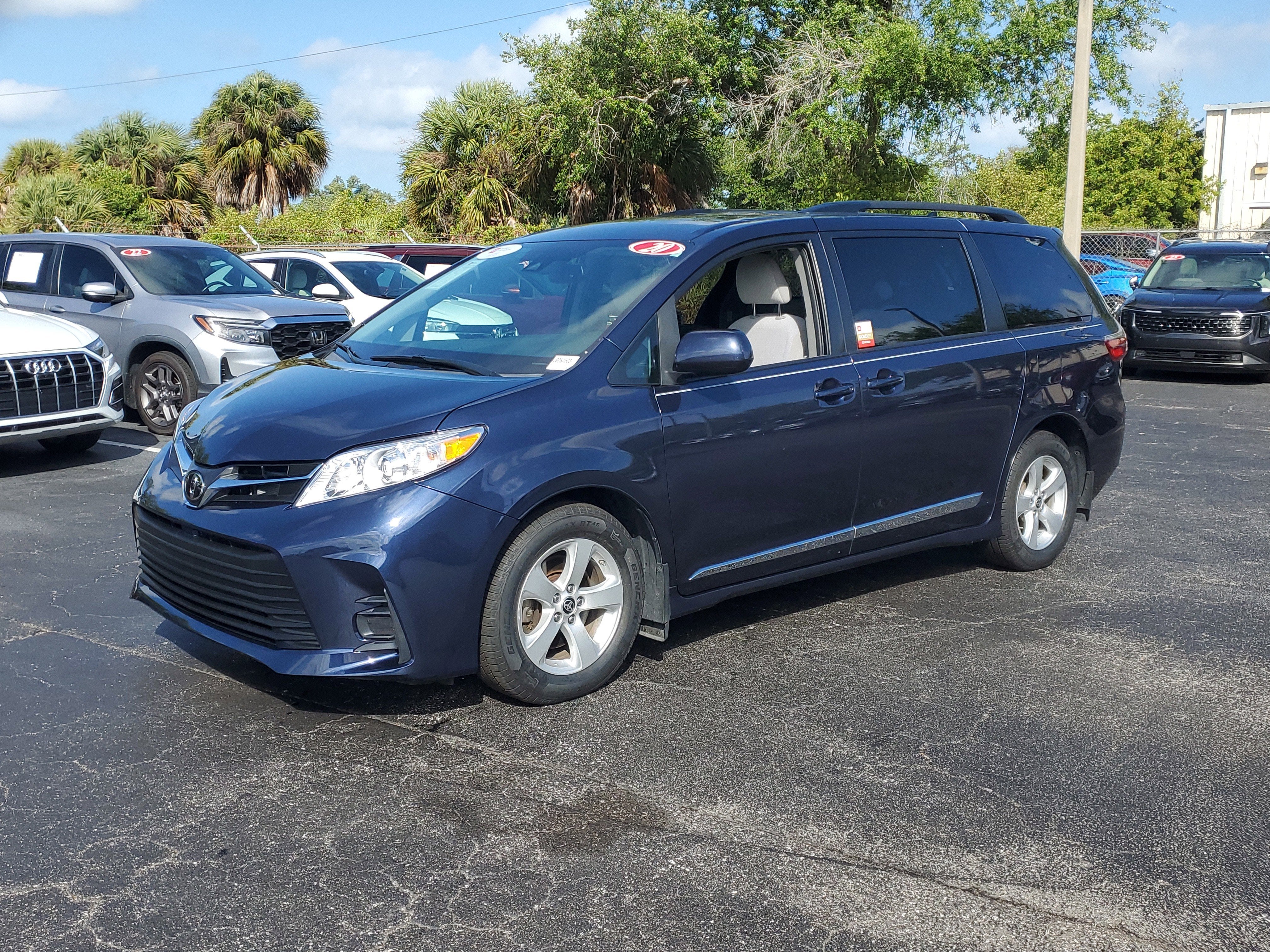2020 Toyota Sienna LE Auto Access Seat