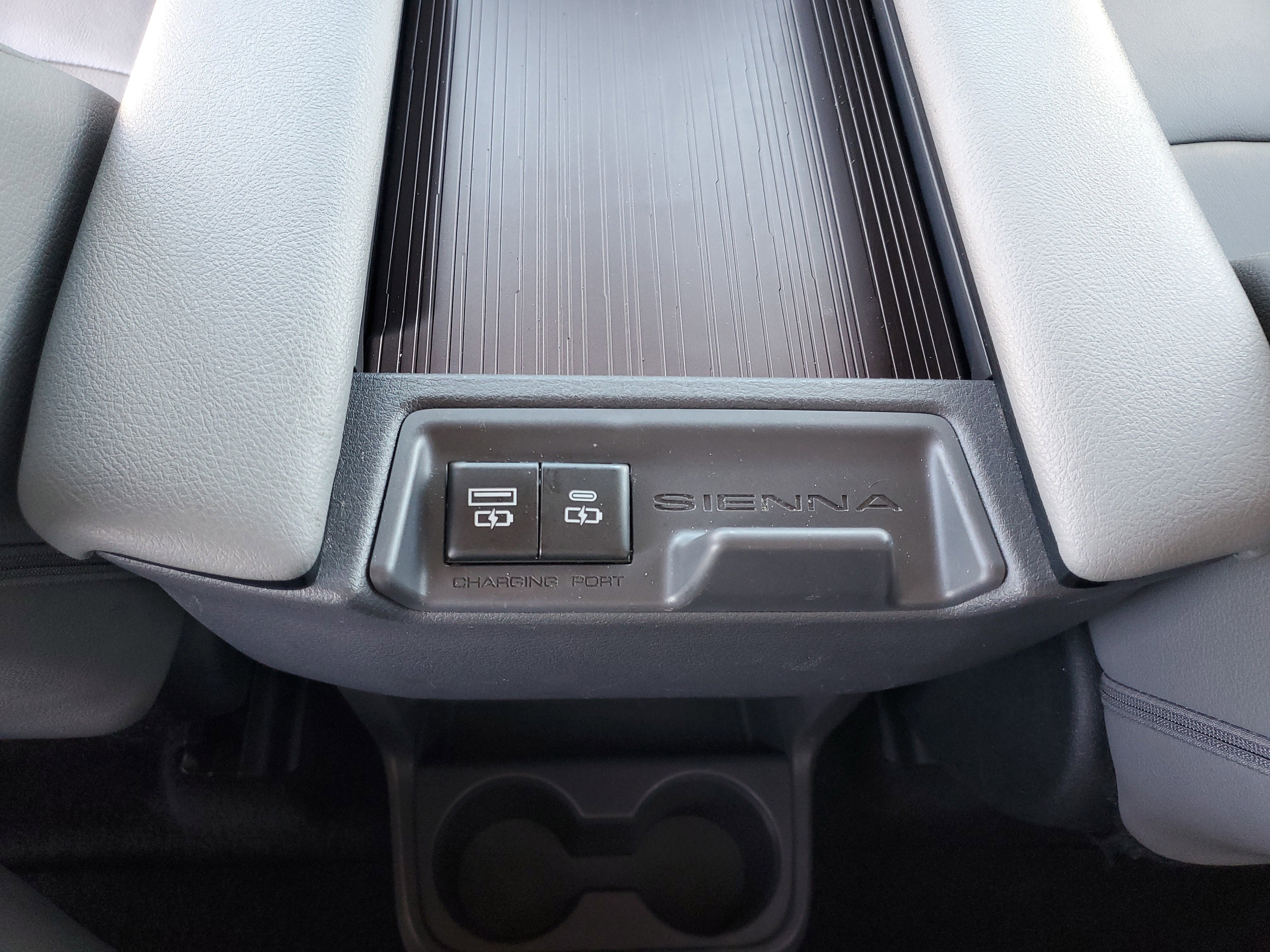 2023 Toyota Sienna XLE