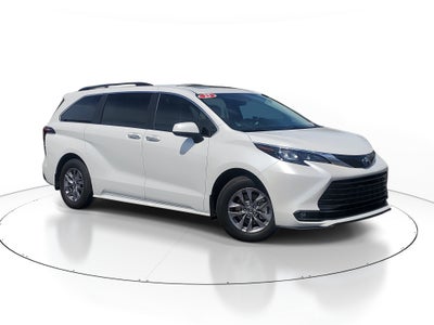 2025 Toyota Sienna XLE