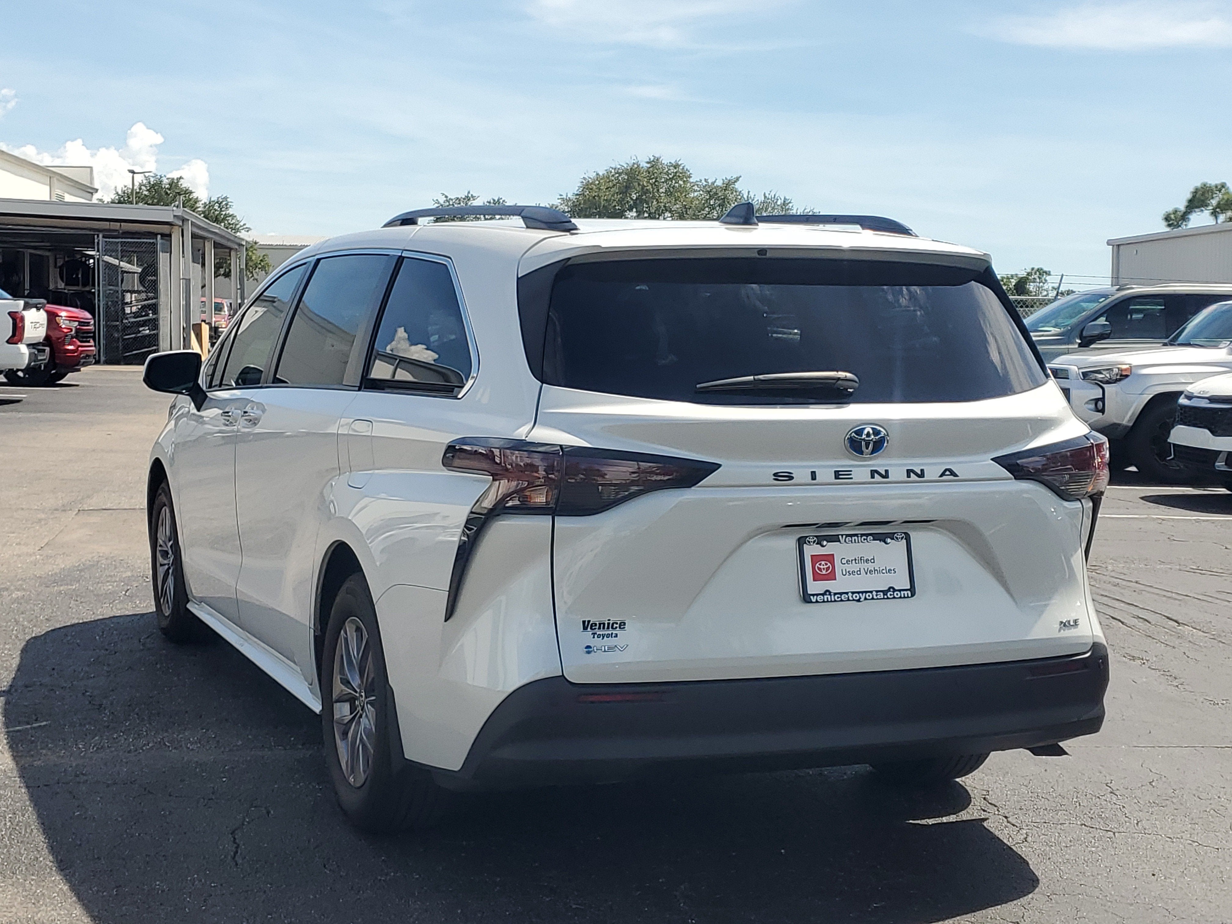 2025 Toyota Sienna XLE