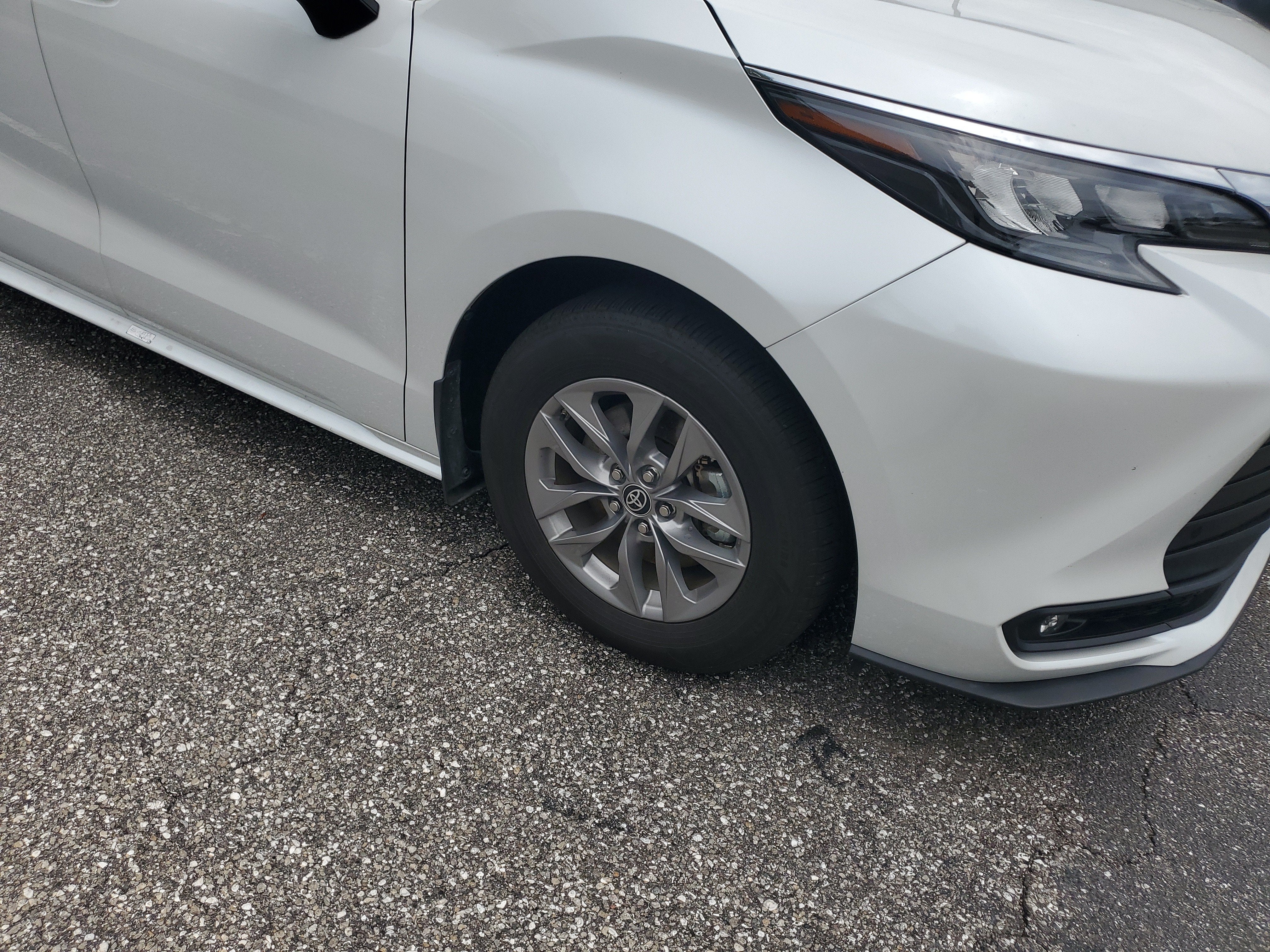 2025 Toyota Sienna XLE