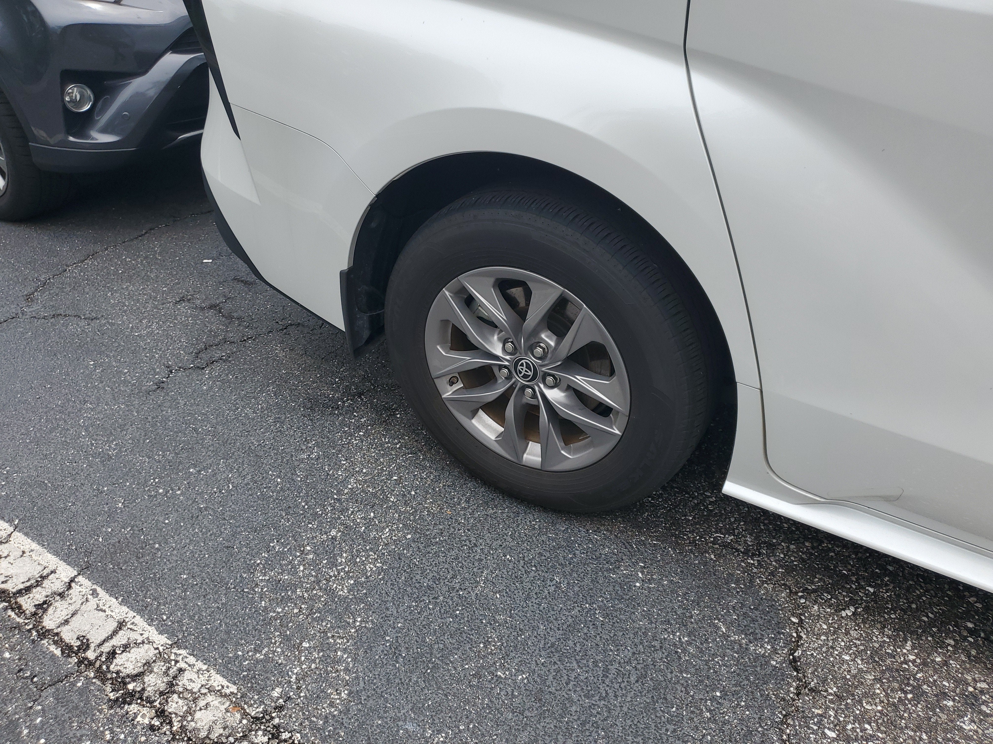 2025 Toyota Sienna XLE