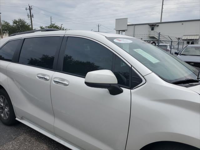 2025 Toyota Sienna XLE