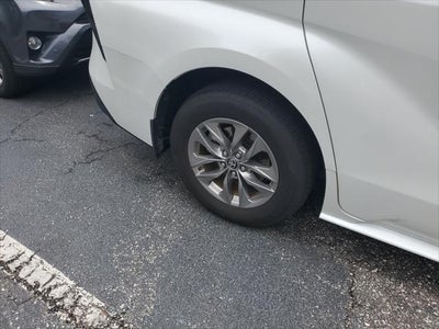 2025 Toyota Sienna XLE