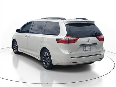 2018 Toyota Sienna XLE Auto Access Seat