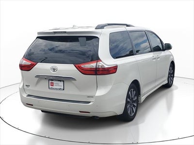 2018 Toyota Sienna XLE Auto Access Seat