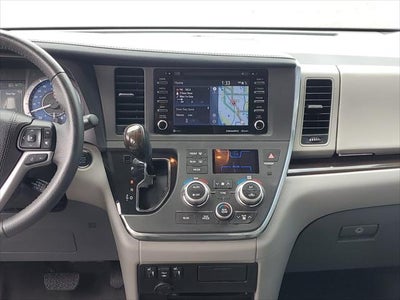2018 Toyota Sienna XLE Auto Access Seat