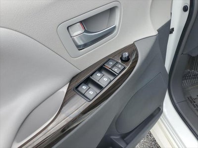 2018 Toyota Sienna XLE Auto Access Seat