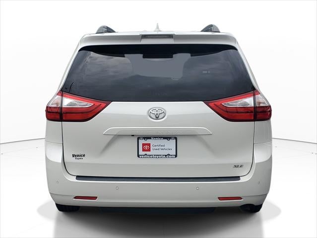 2018 Toyota Sienna XLE Auto Access Seat