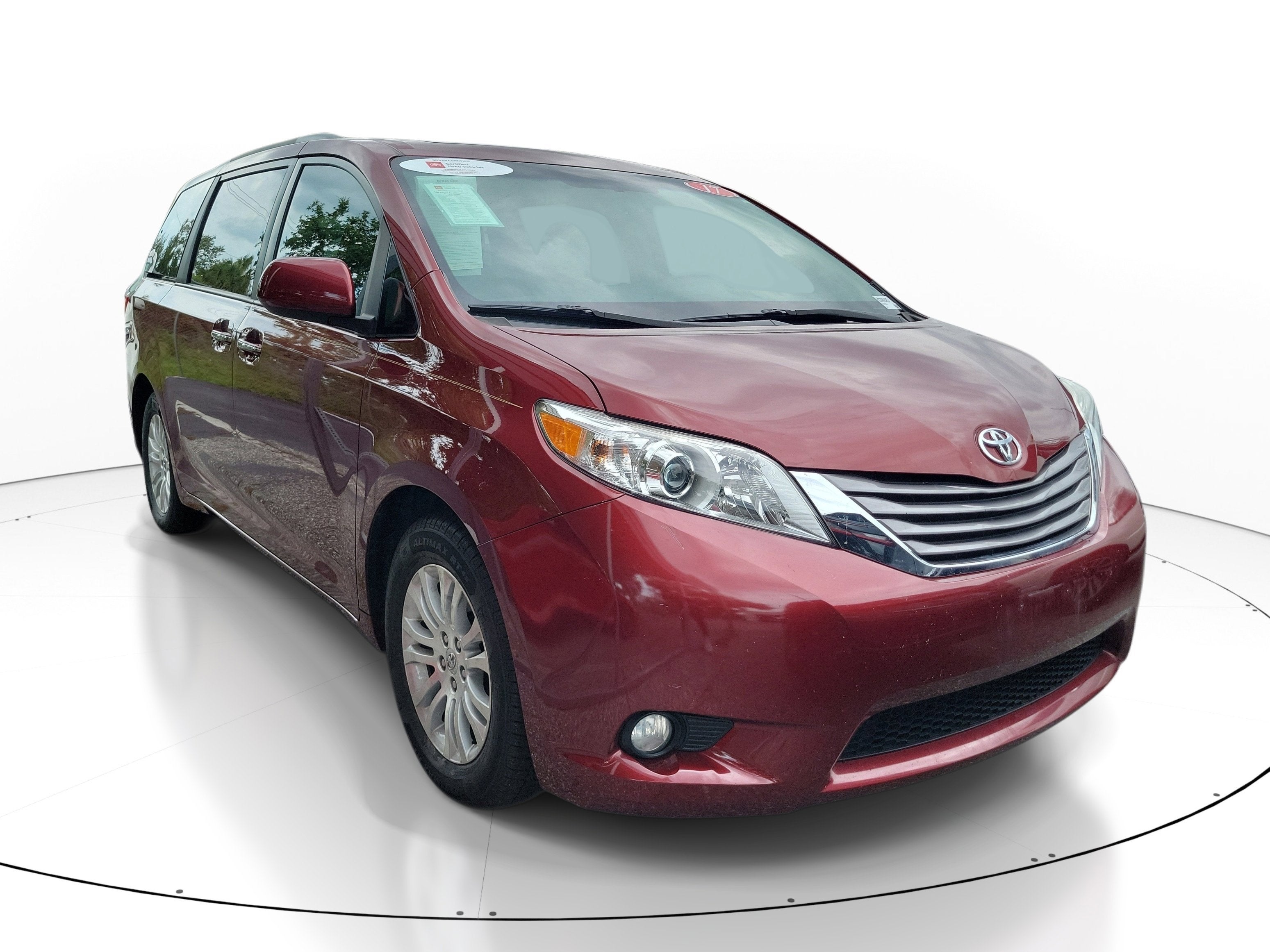 2017 Toyota Sienna XLE Auto Access Seat
