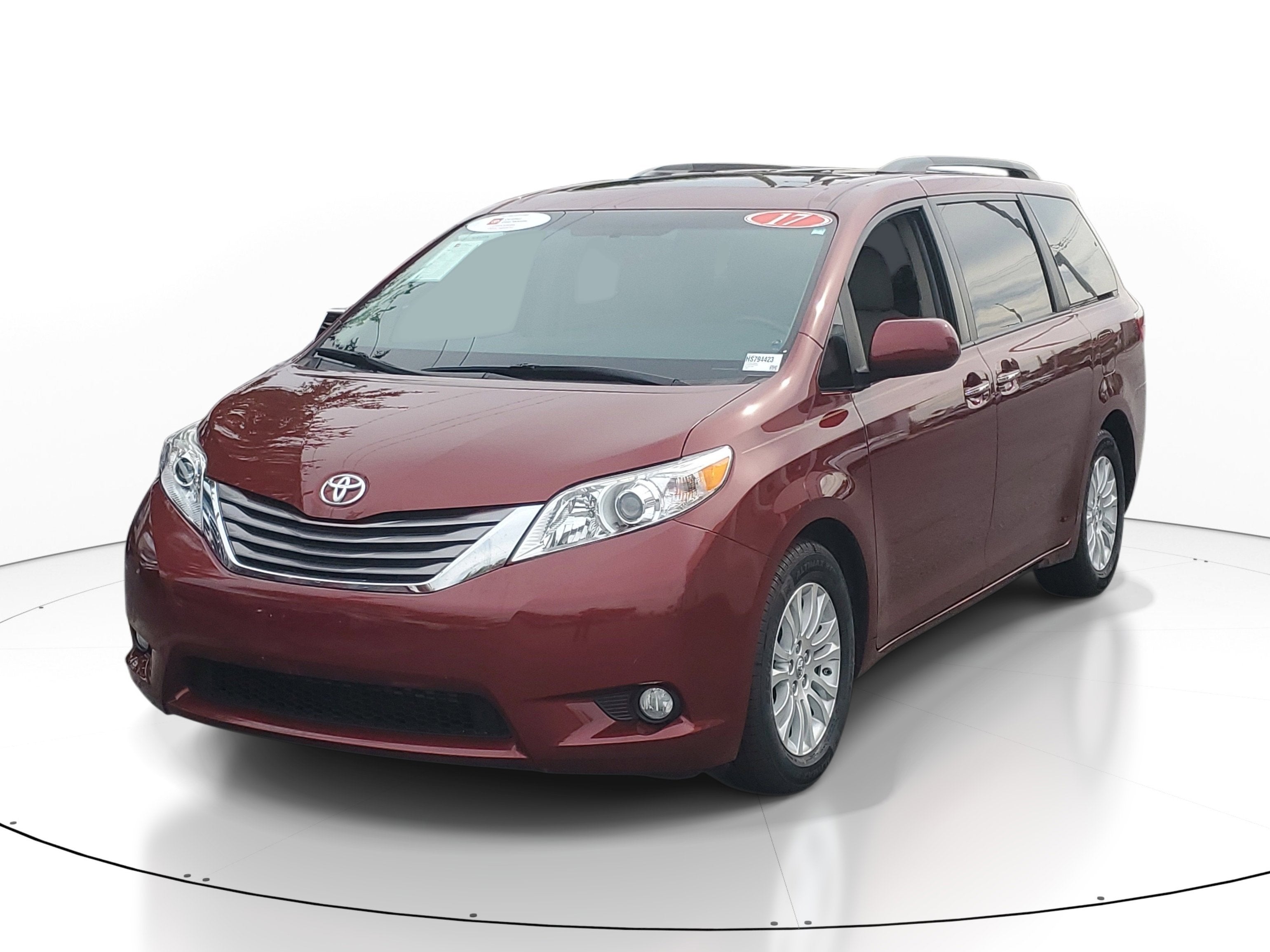 2017 Toyota Sienna XLE Auto Access Seat