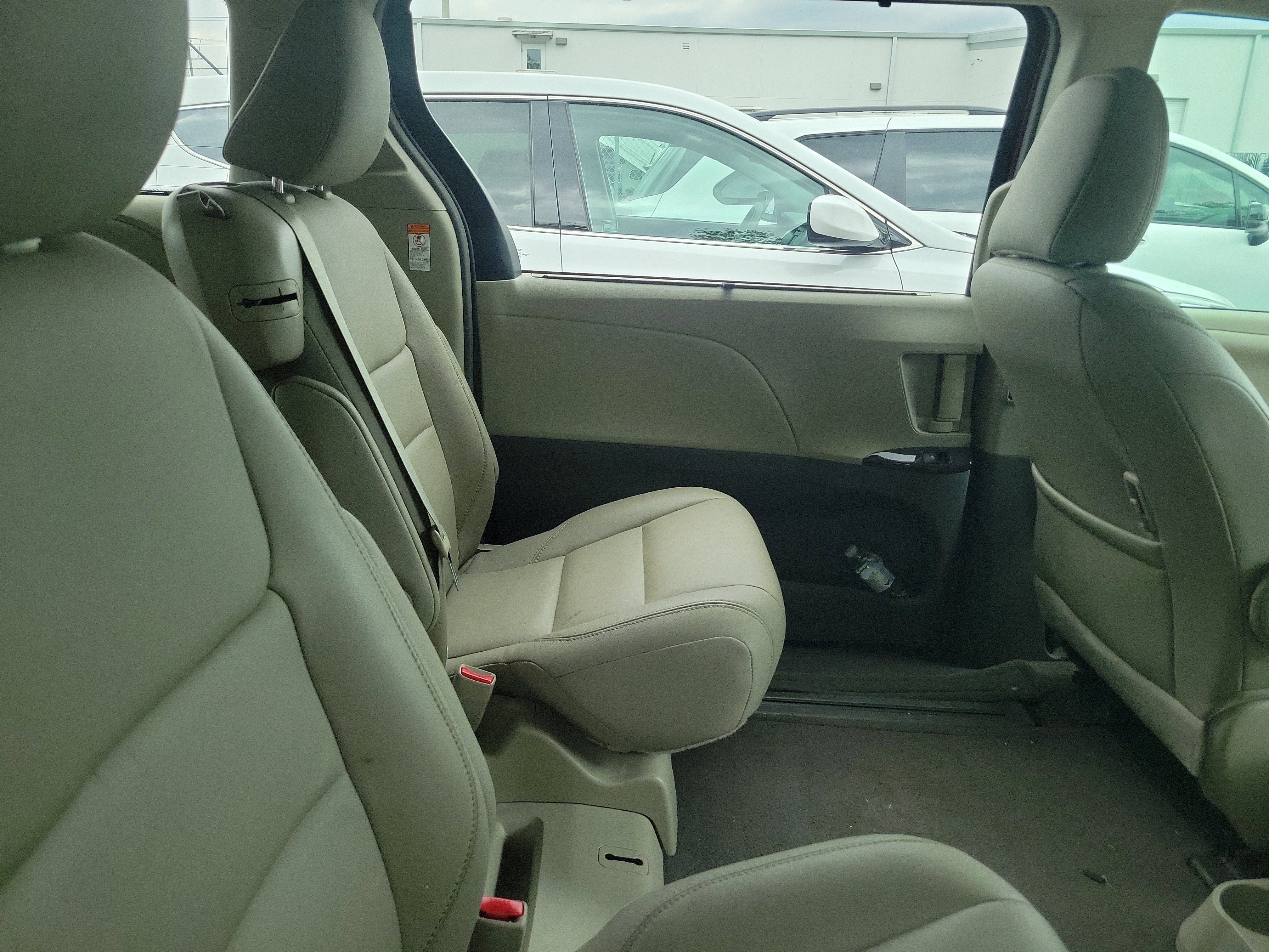2017 Toyota Sienna XLE Auto Access Seat