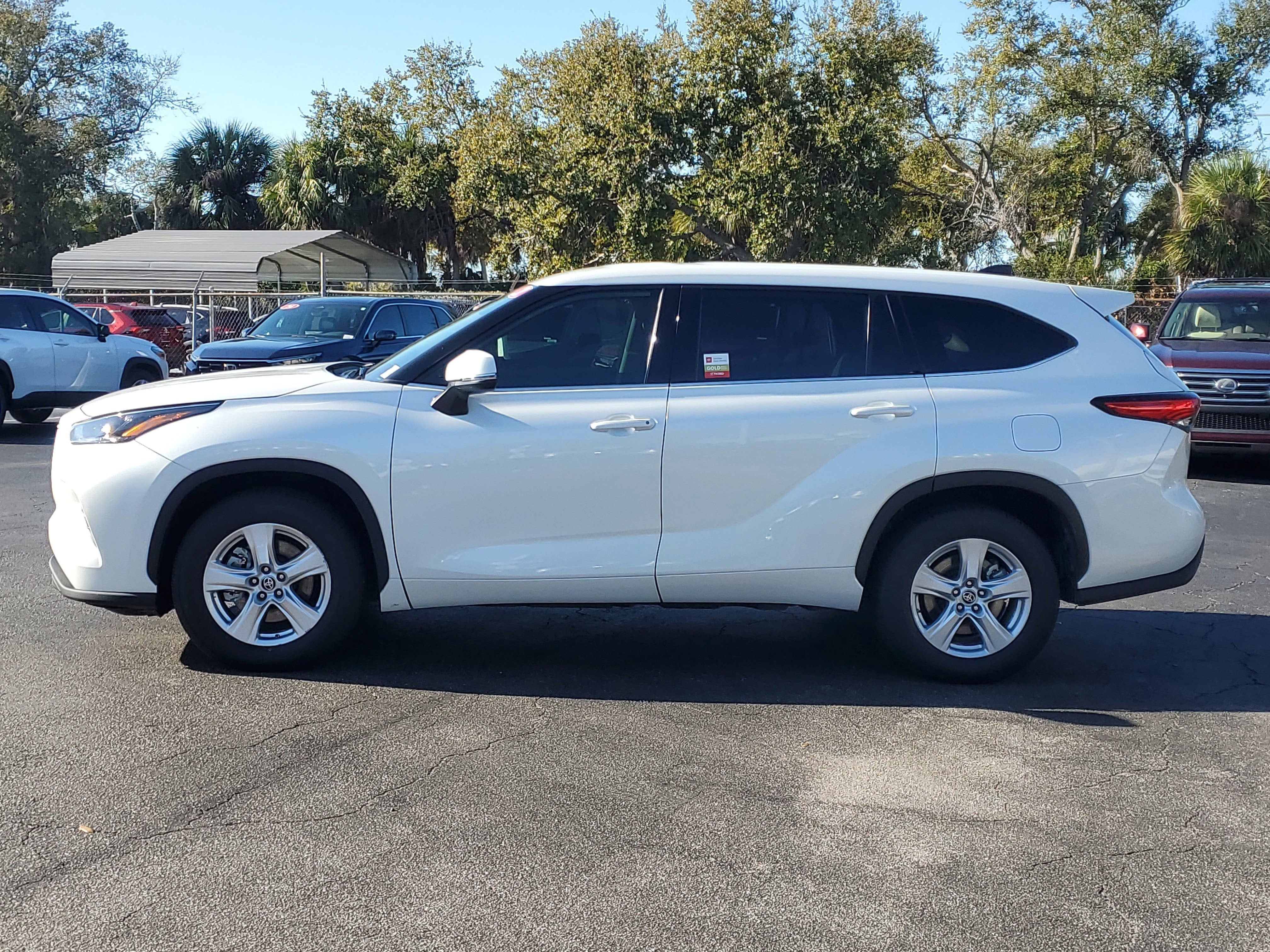 2022 Toyota Highlander Hybrid LE