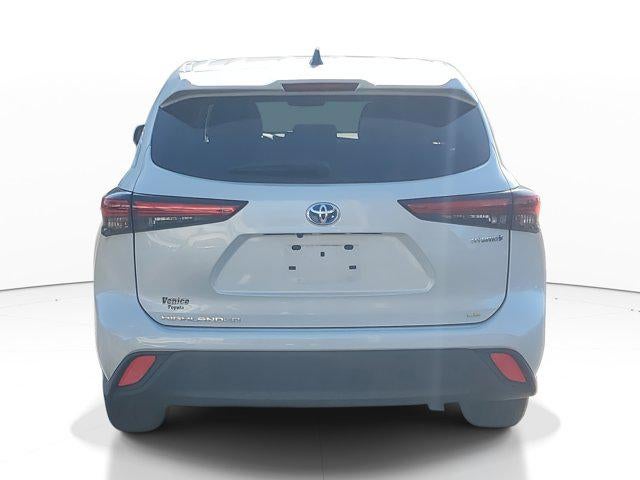 2022 Toyota Highlander Hybrid LE